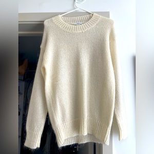 Bar III sweater like New- Pearl White